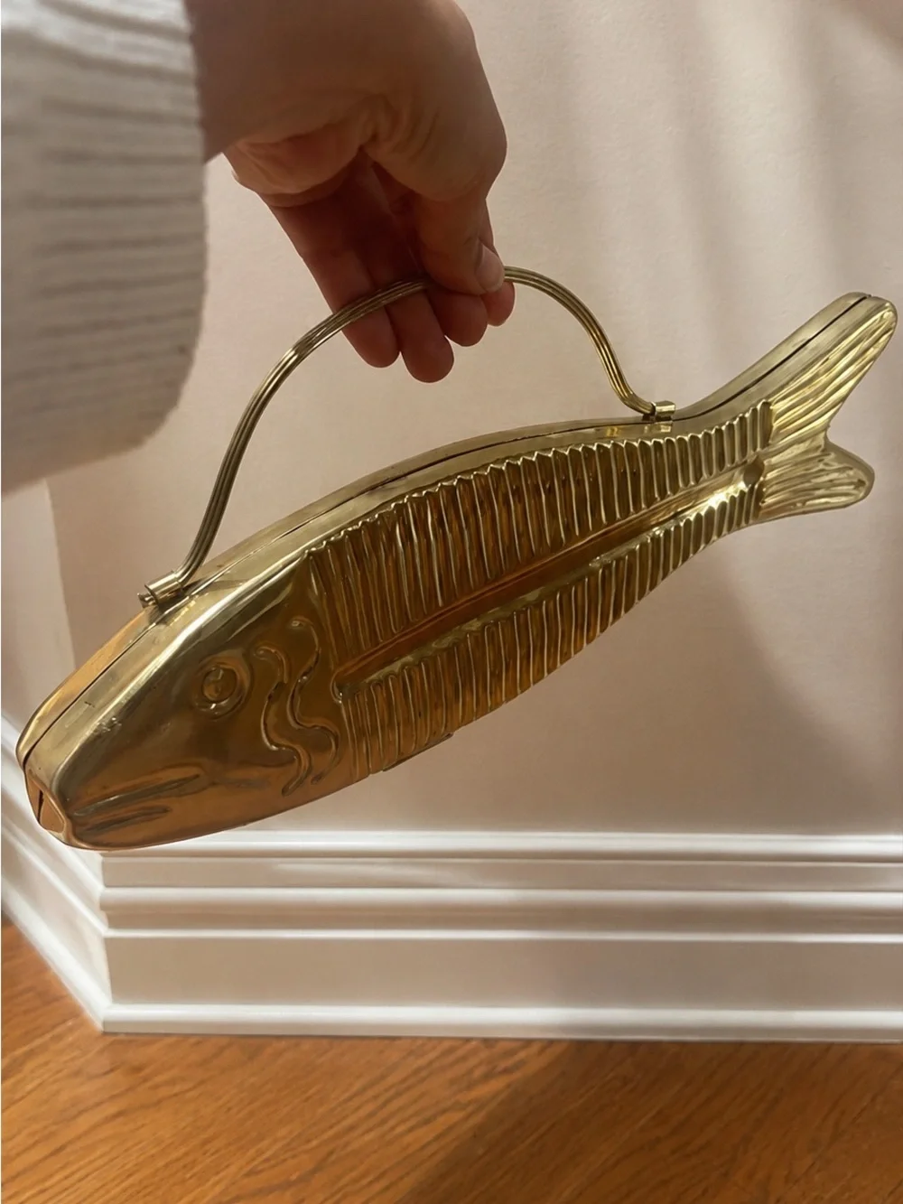 Elegant Vintage Gold Fish Clutch – Statement Evening Bag
